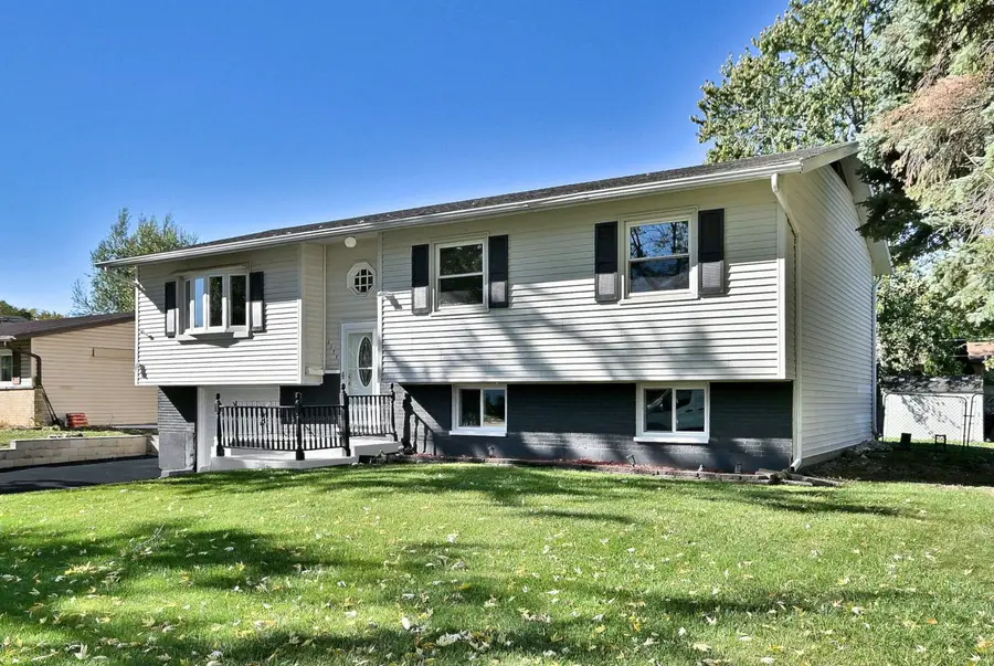 6938 Meadowbrook Lane, Hanover Park, IL 60133 - Image #2