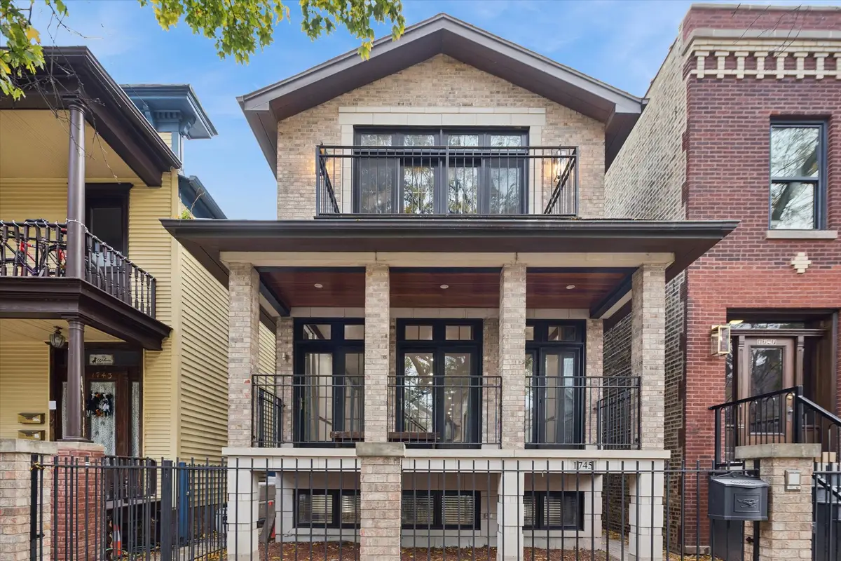 1745 W Cornelia Avenue W, Chicago, IL 60657 - Image #1