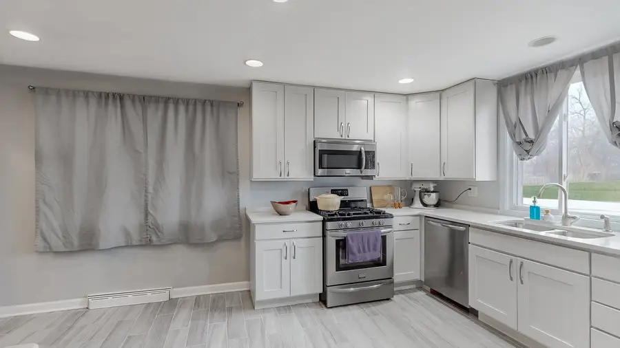 86 Broadway Avenue, Chicago Heights, IL 60411 - #3