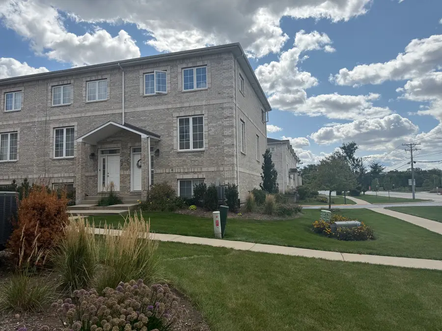 183 N East River Road #C1, Des Plaines, IL 60016 - Image #2