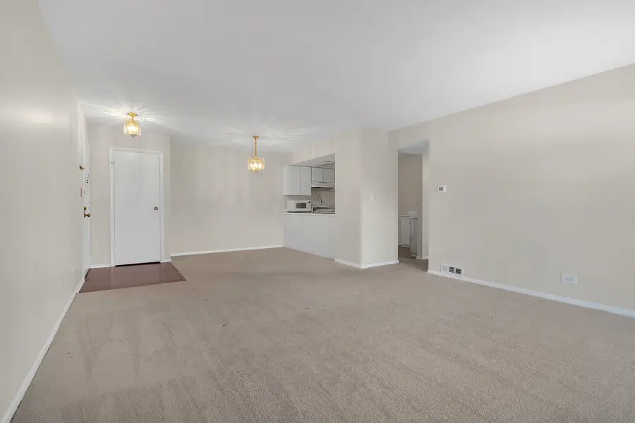 1808 Plum Grove Road #1B, Rolling Meadows, IL 60008 - Image #2