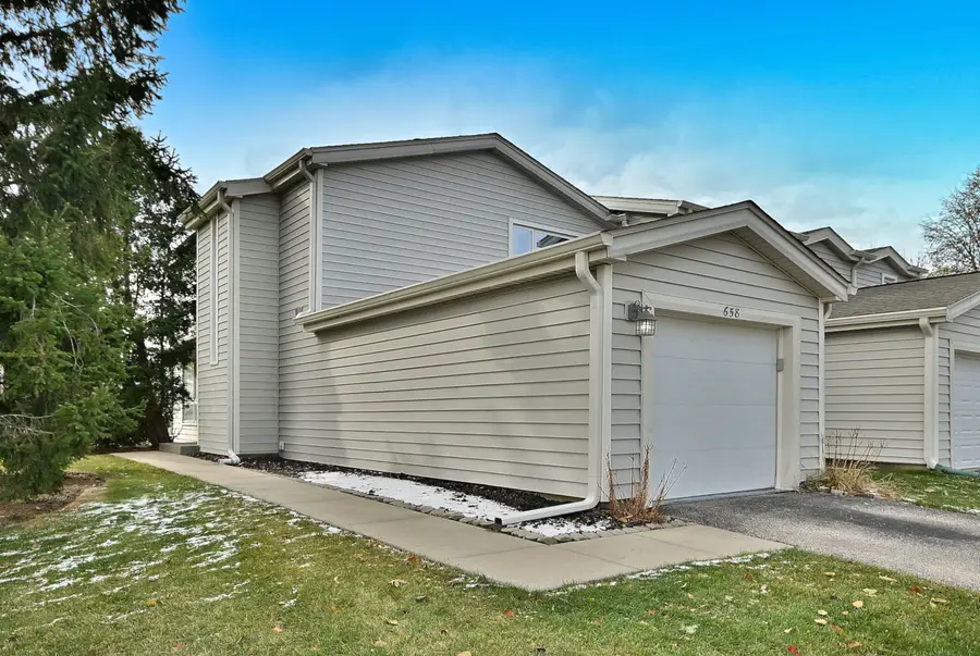 658 Claridge Circle, Hoffman Estates, IL 60169 - Image #2