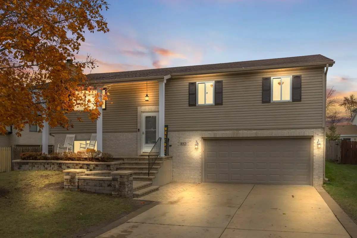 852 Napa Street, Carol Stream, IL 60188 - Image #1
