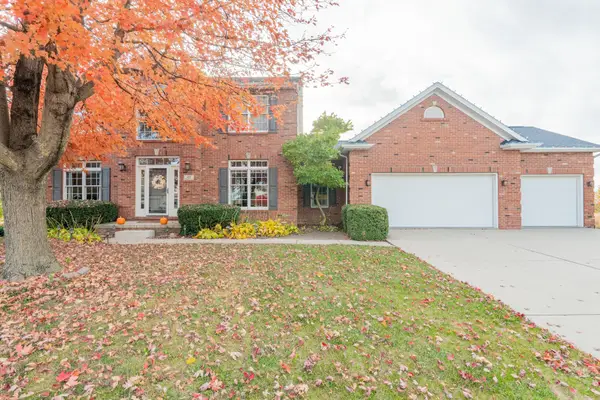 29 Knollbrook Court, Bloomington, IL 61705