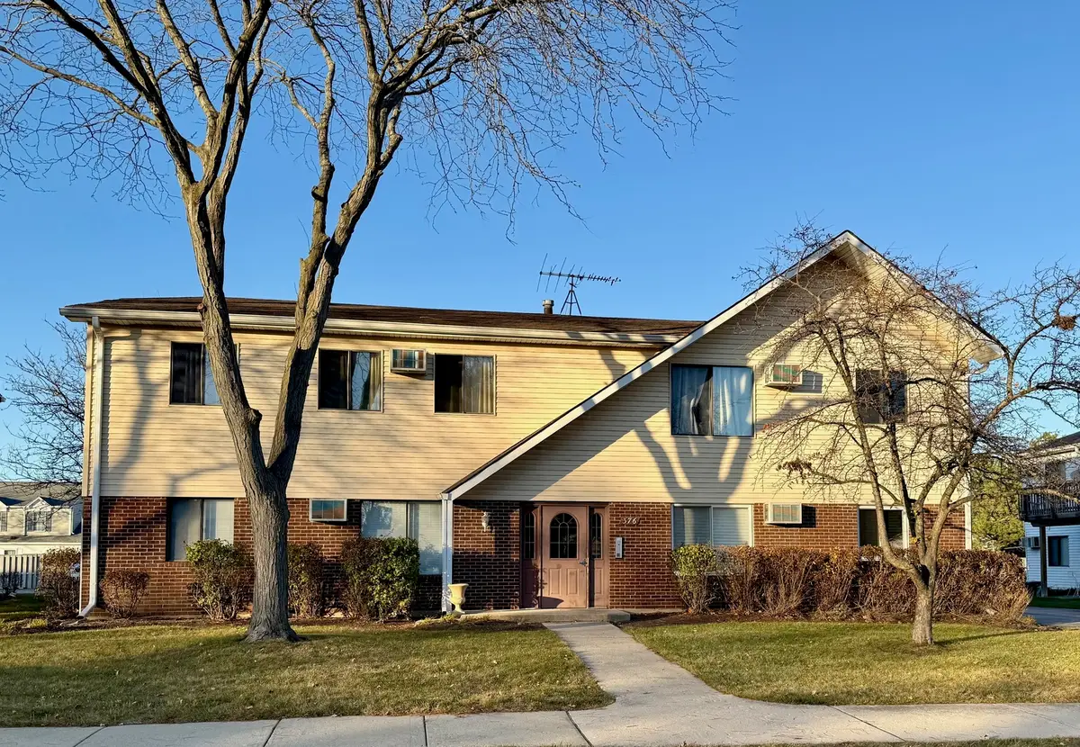 376 Echo Lane #1, Aurora, IL 60504 - Image #1