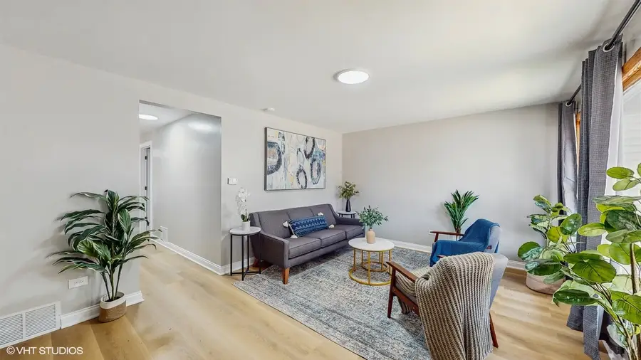 2701 S Hillock Avenue, Chicago, IL 60608 - Image #2