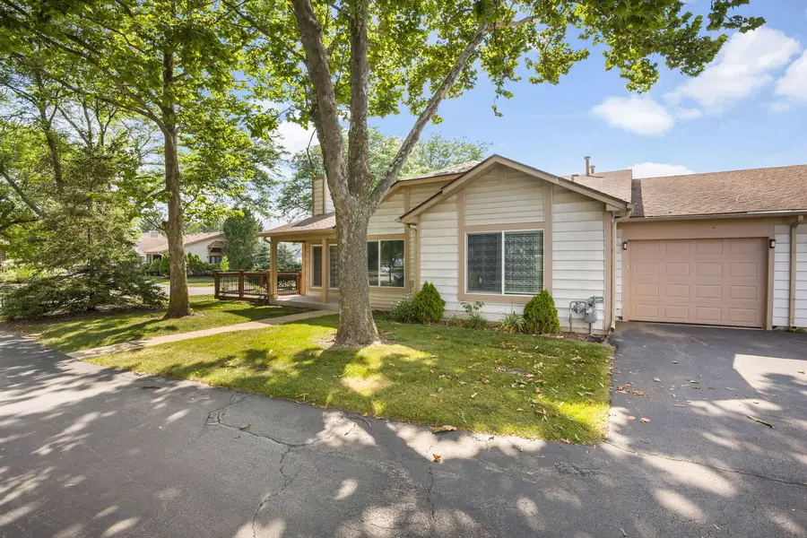 1817 Appaloosa Drive, Naperville, IL 60565 - Image #2