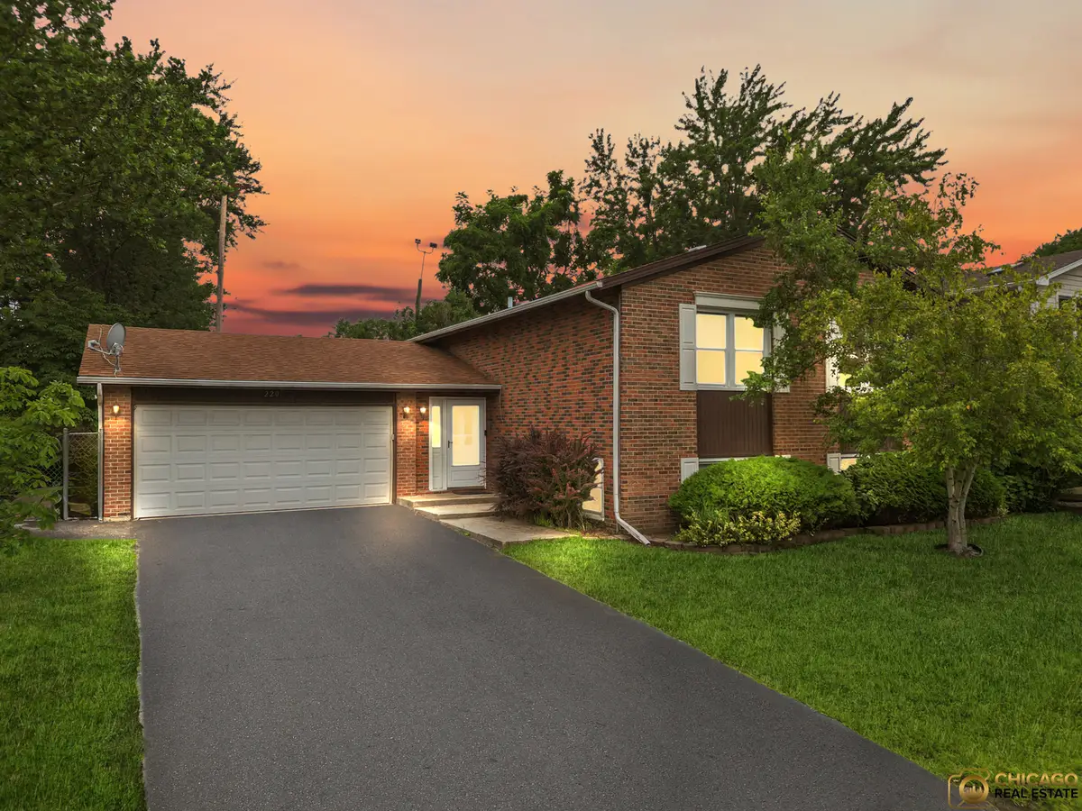 220 Osage Lane, Buffalo Grove, IL 60089 - Image #1