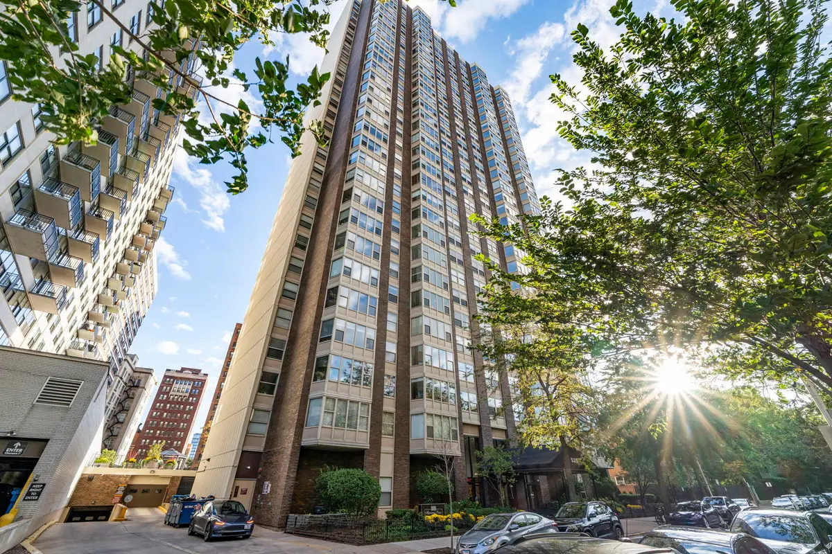 525 W Hawthorne Place #2606, Chicago, IL 60657 - Image #1
