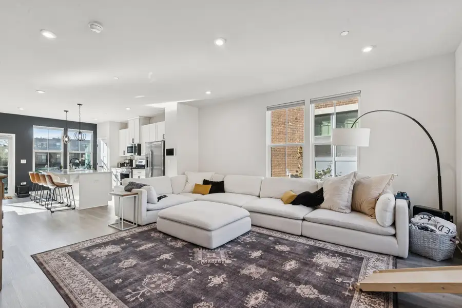 211 Dawson Drive, Mount Prospect, IL 60056 - Image #2