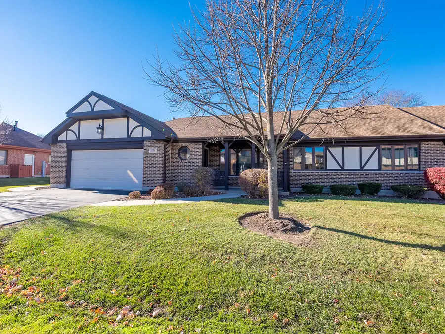11540 Autobahn Drive E, Palos Park, IL 60464 - Image #2