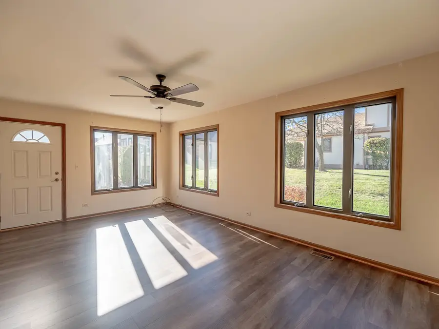 11540 Autobahn Drive E, Palos Park, IL 60464 - Image #3