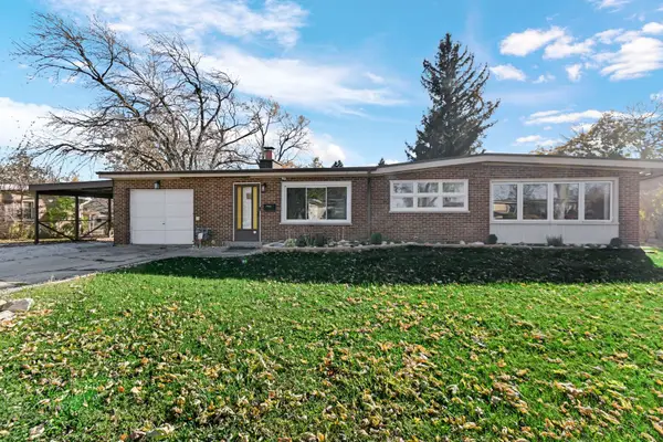 7943 W 97th Place, Hickory Hills, IL 60457