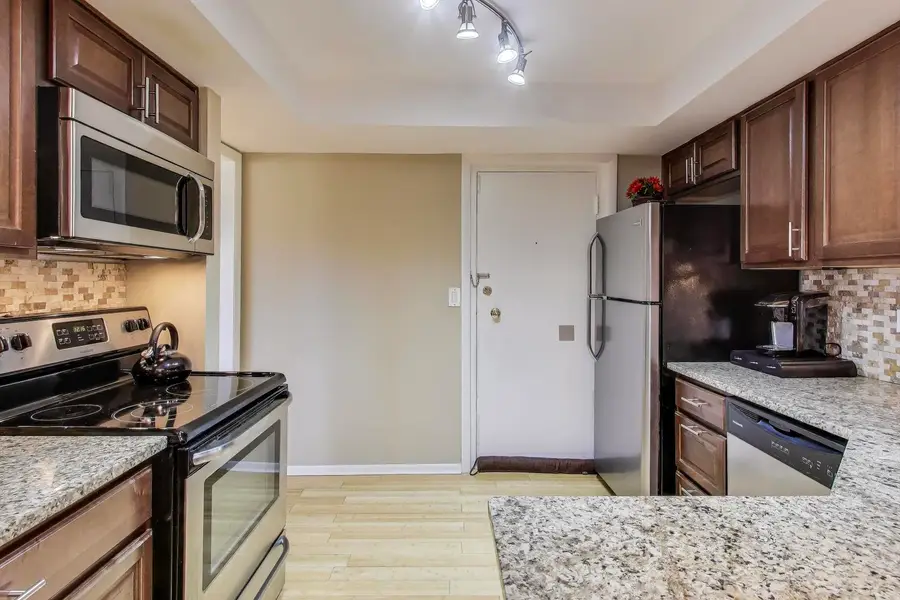 1847 Tanglewood Drive #2B, Glenview, IL 60025 - Image #3