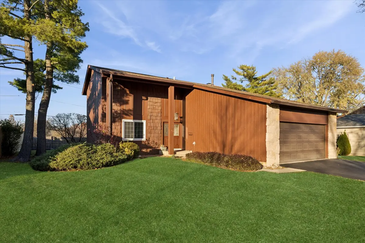 46 E Country Club Court, Palatine, IL 60067 - Image #1