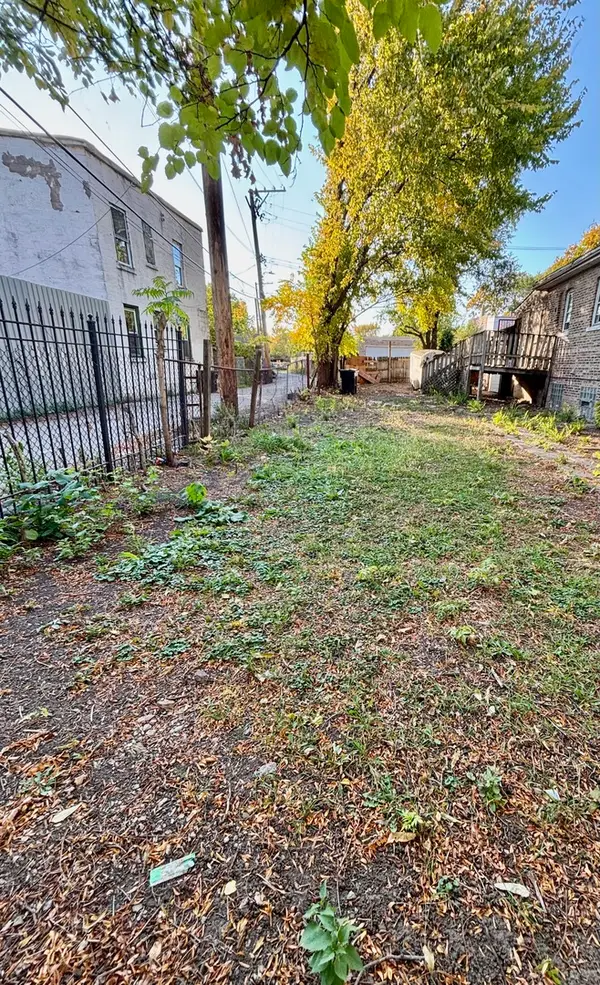 818 S Kilbourn Avenue, Chicago, IL 60624