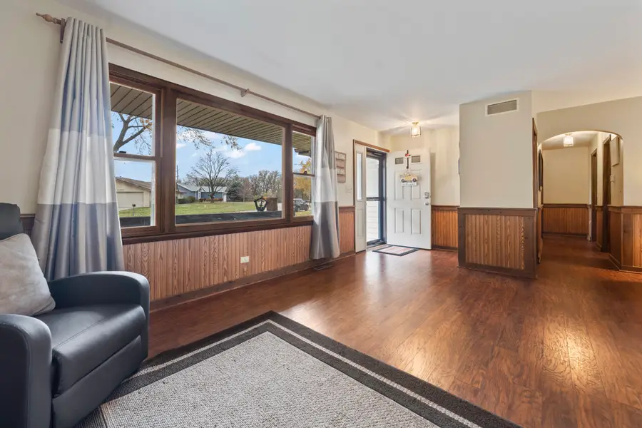 10820 Bonnie Brae Road, Huntley, IL 60142 - Image #3