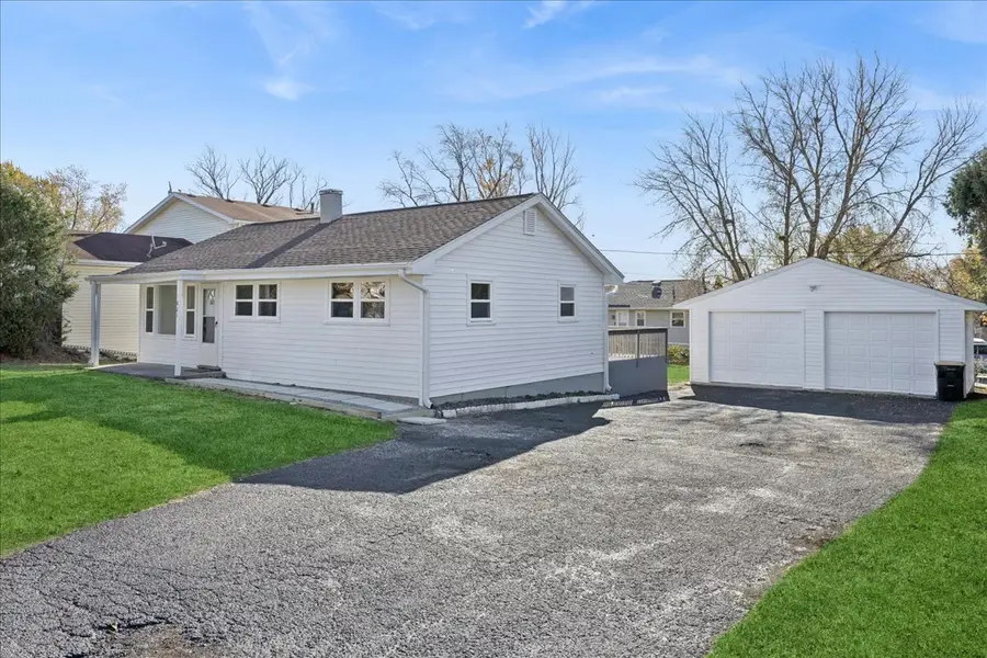 821 Oakwood Drive, Round Lake Beach, IL 60073 - Image #2