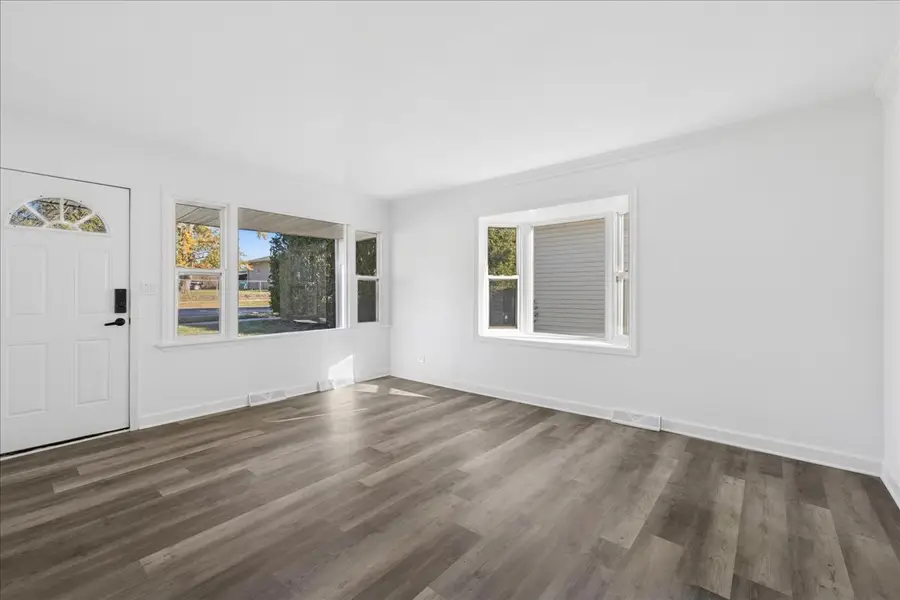 821 Oakwood Drive, Round Lake Beach, IL 60073 - Image #3