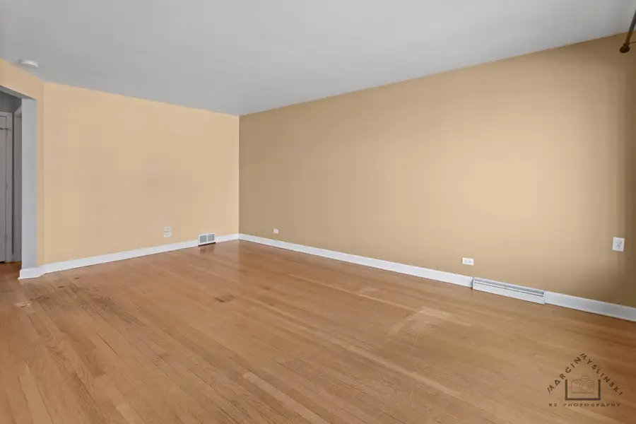 4709 N Odell Avenue, Harwood Heights, IL 60706 - Image #2