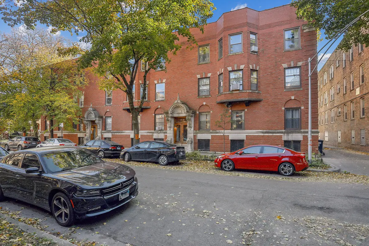 1327 E 52nd Street #202, Chicago, IL 60615 - Image #1