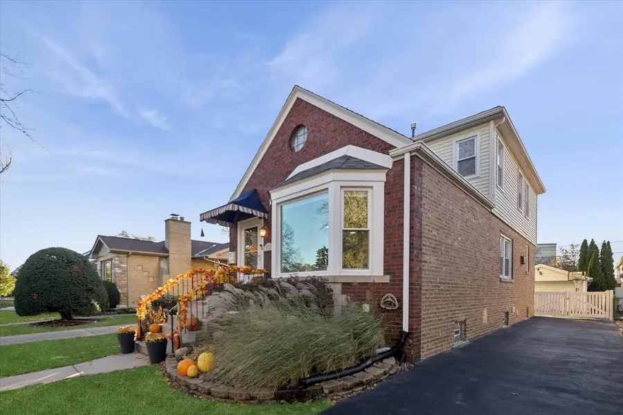 9710 S Harding Avenue, Evergreen Park, IL 60805 - Image #2