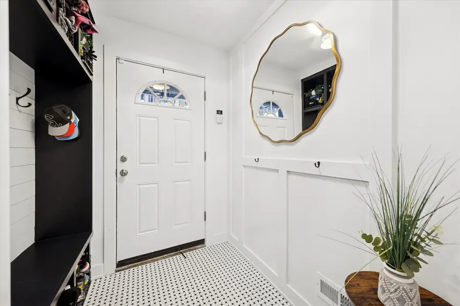 9710 S Harding Avenue, Evergreen Park, IL 60805 - Image #3