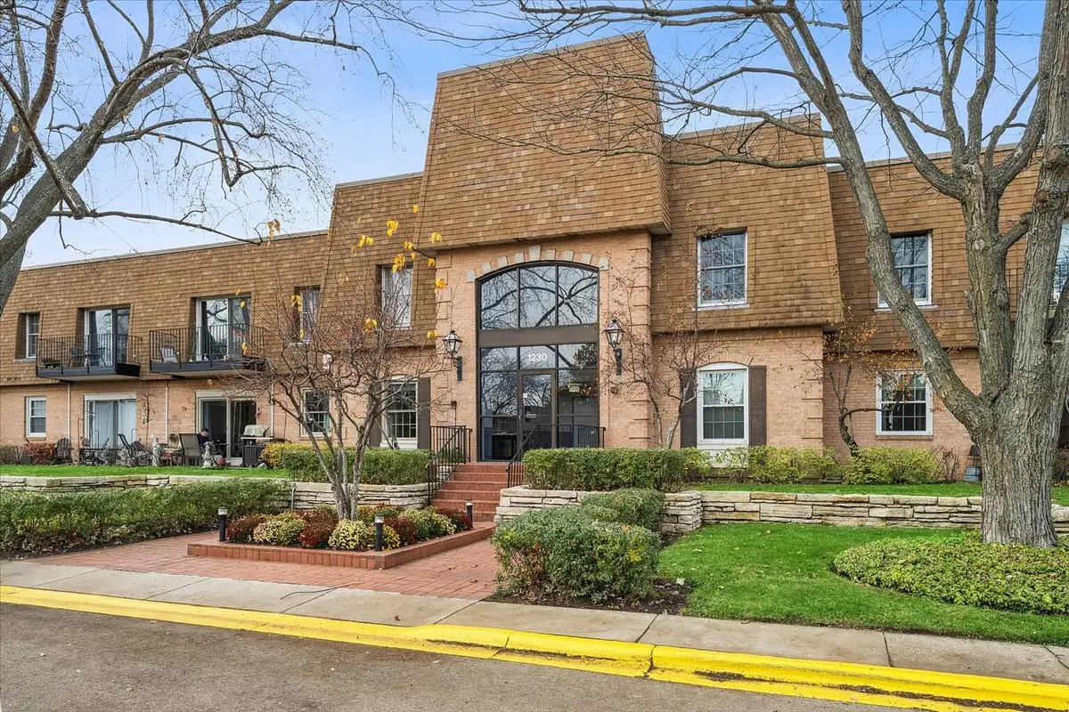 1230 Park Avenue W #213, Highland Park, IL 60035 - Image #1