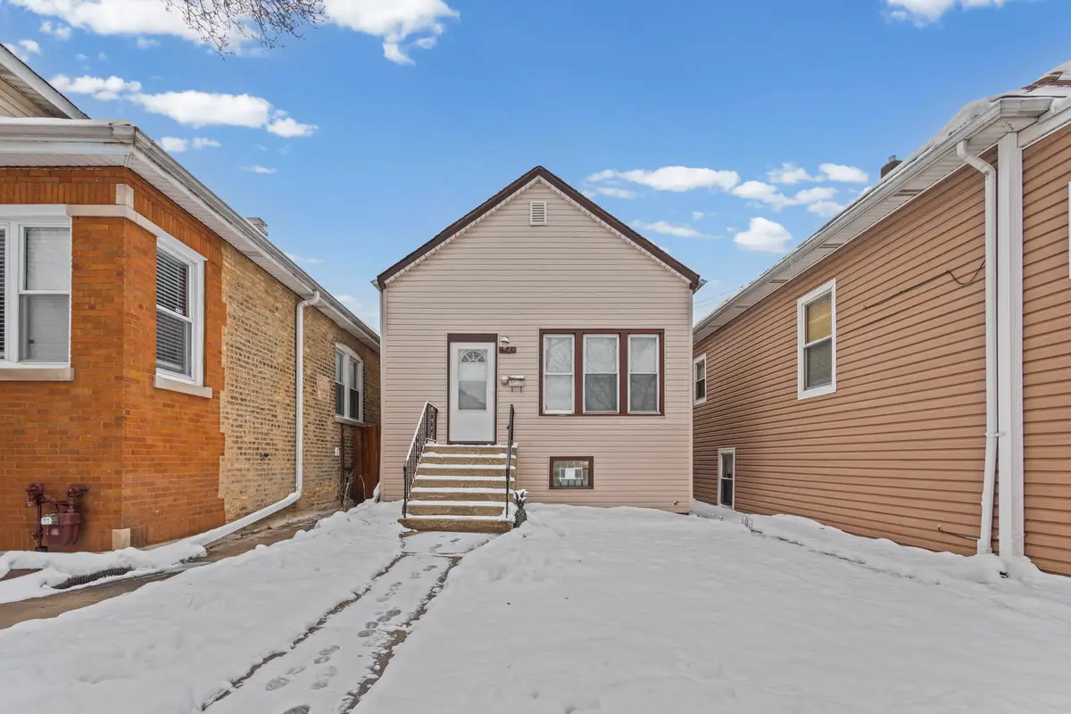 4824 W Winnemac Avenue, Chicago, IL 60630 - Image #1