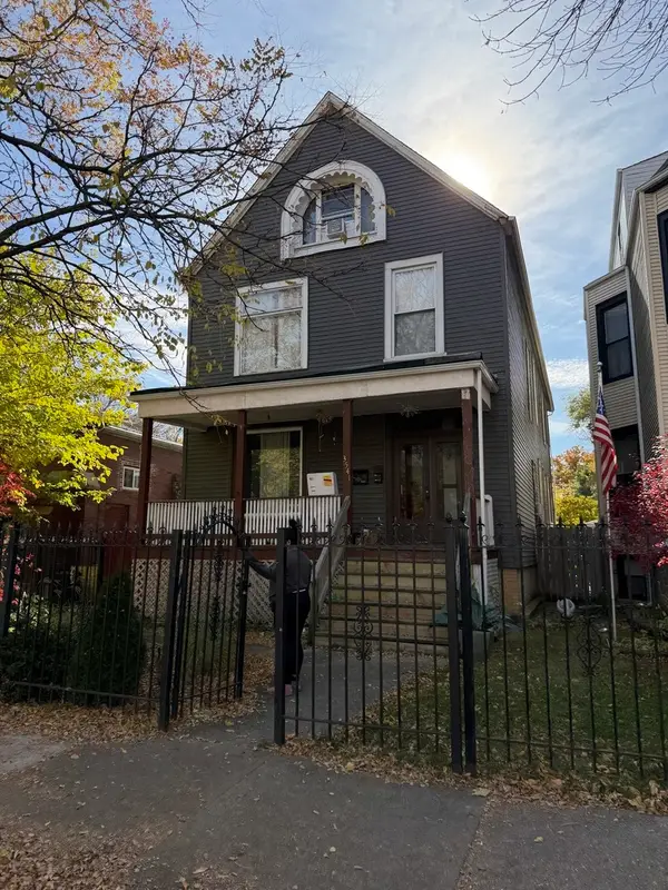 3541 W Wrightwood Avenue, Chicago, IL 60647