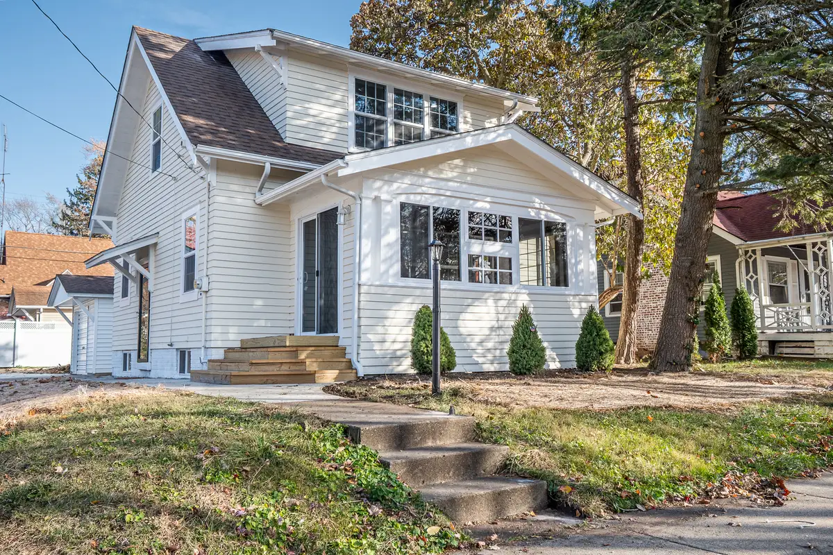 504 S Kreitzer Avenue, Bloomington, IL 61701 - Image #1