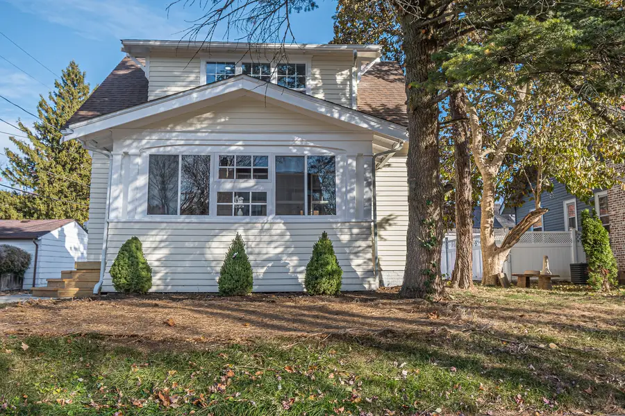 504 S Kreitzer Avenue, Bloomington, IL 61701 - Image #2