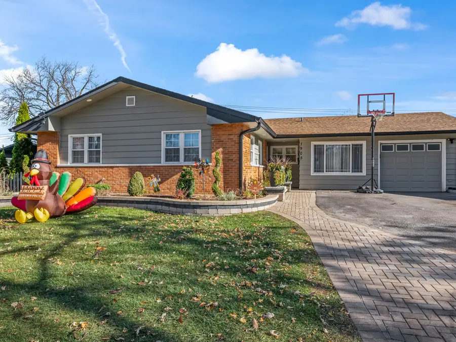 1905 Pierce Road, Hoffman Estates, IL 60169 - Image #2