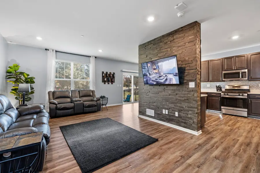 1064 Canary Avenue, Yorkville, IL 60560 - Image #3