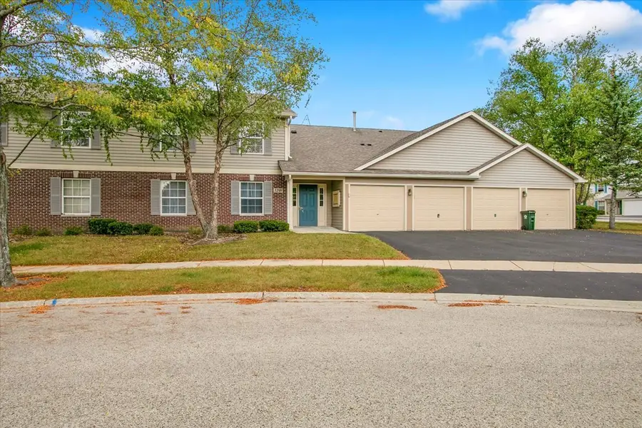 1248 N Red Oak Circle #2, Round Lake Beach, IL 60073 - Image #2