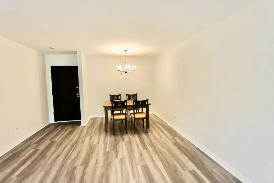 10 Old Oak Drive #103, Buffalo Grove, IL 60089 - Image #3