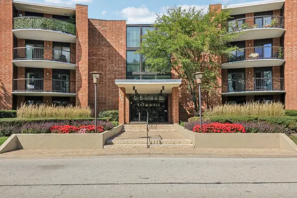 1405 E Central Road #122C, Arlington Heights, IL 60005