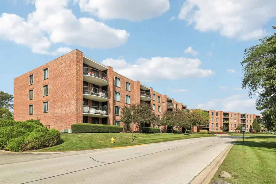 1405 E Central Road #122C, Arlington Heights, IL 60005 - Image #3