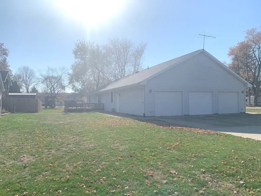 711 N West Street, Le Roy, IL 61752 - Image #3