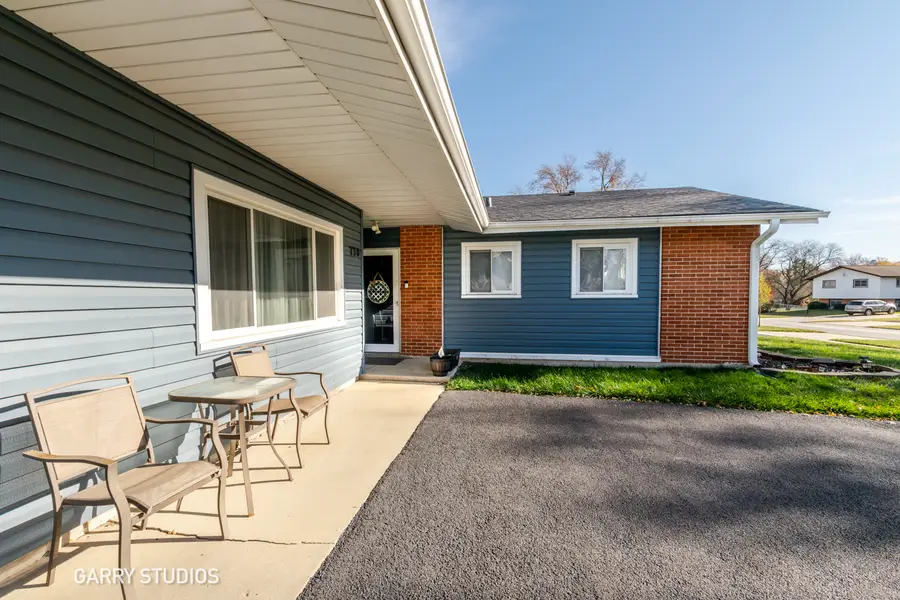 730 Ashley Court, Hoffman Estates, IL 60169 - Image #3