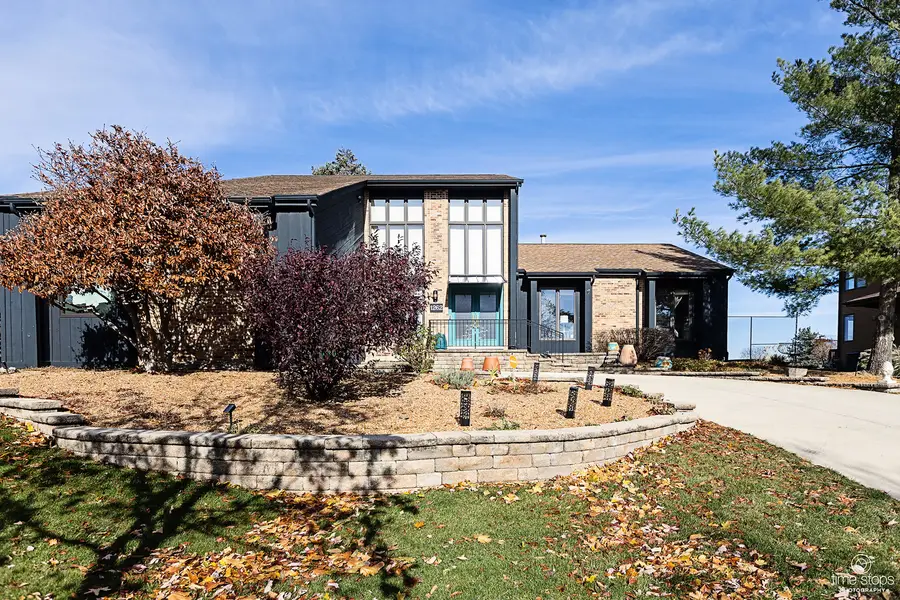 1262 Golf View Drive, Woodridge, IL 60517 - Image #2
