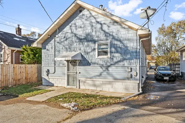 1109 Massena Avenue, Waukegan, IL 60085