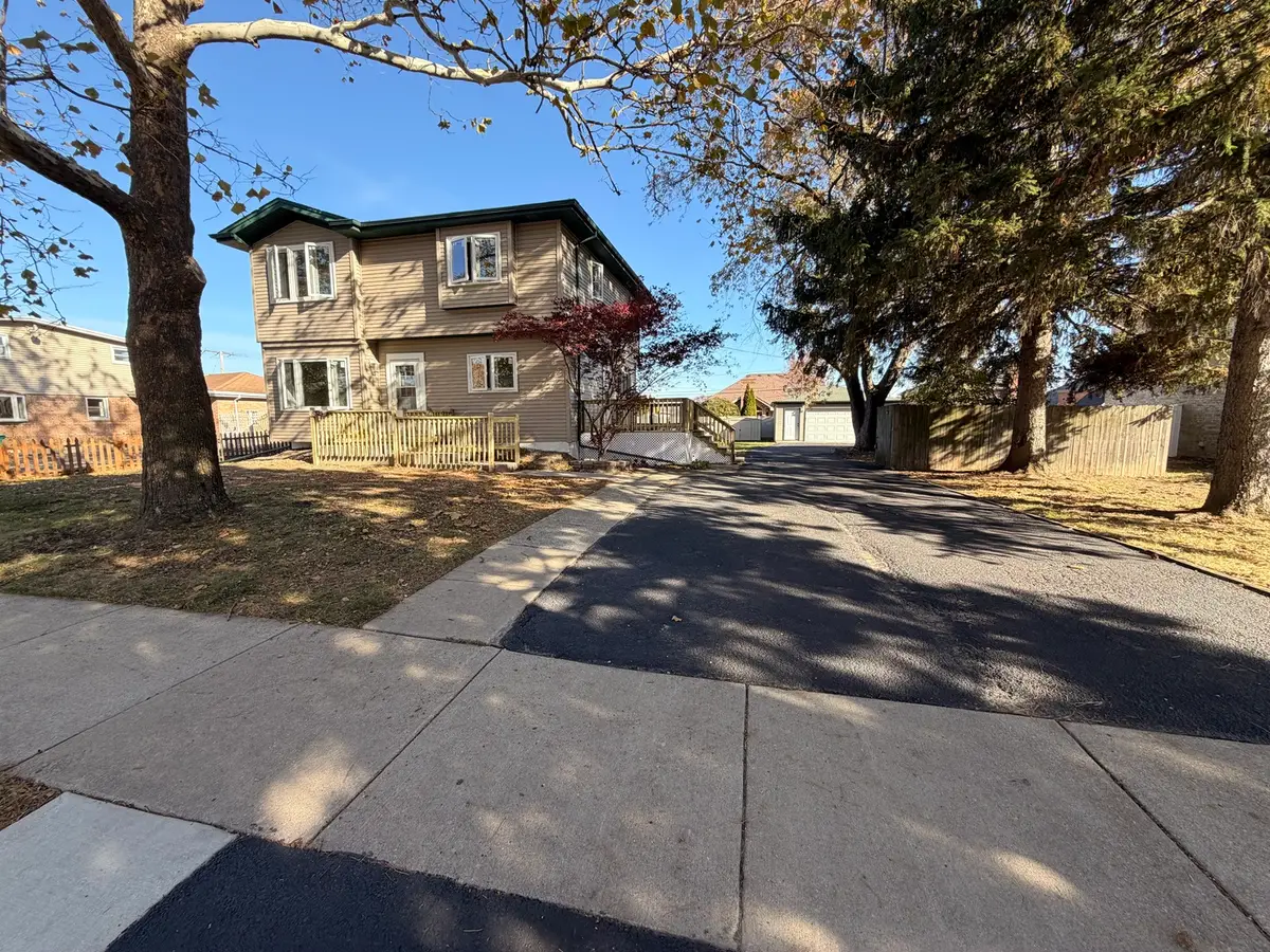 8325 Melvina Avenue, Burbank, IL 60459 - Image #1