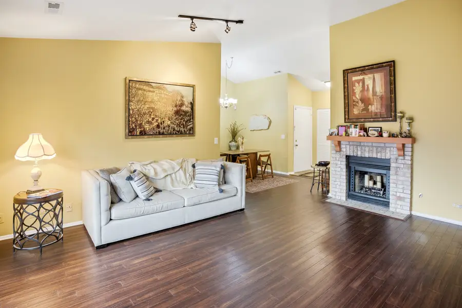 2930 Northampton Drive, Rolling Meadows, IL 60008 - Image #3