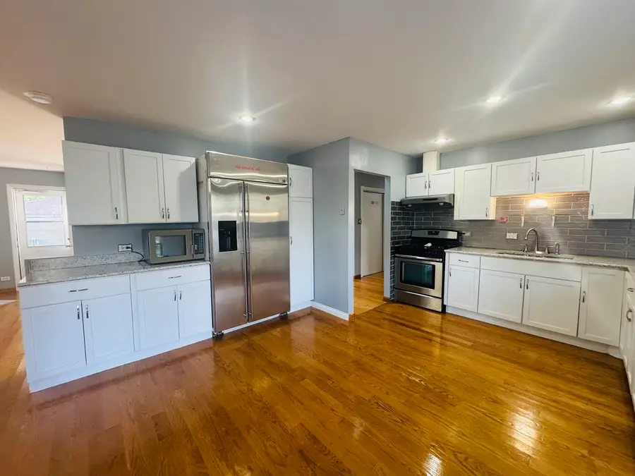 670 Lakeview Lane, Hoffman Estates, IL 60169 - Image #3