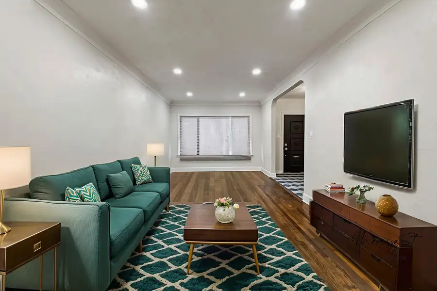 10211 S Yale Avenue, Chicago, IL 60628 - Image #2