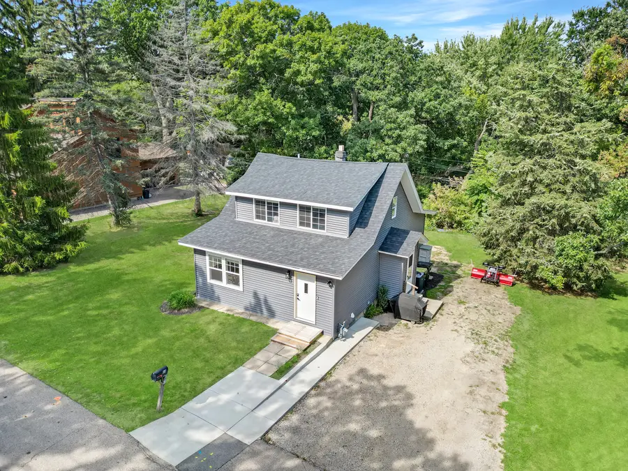 68 E Lakeview Avenue, Round Lake Beach, IL 60073 - Image #2