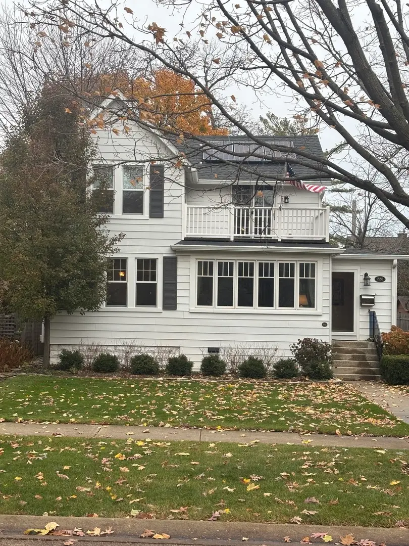 228 E Center Avenue, Lake Bluff, IL 60044 - Image #2