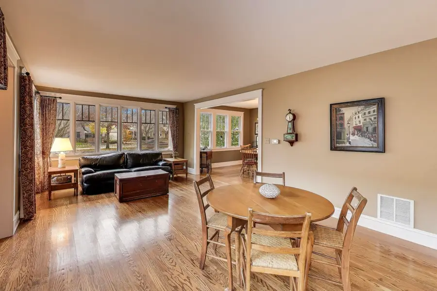 228 E Center Avenue, Lake Bluff, IL 60044 - Image #3