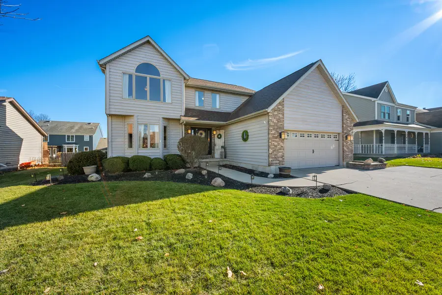 932 Foxpointe Drive, Sycamore, IL 60178 - Image #2